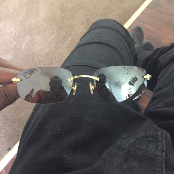 Glasses - Picture 2 of 3